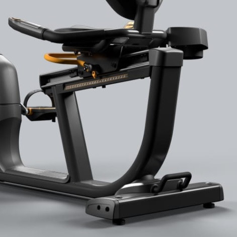 Горизонтальный велотренажер Matrix Endurance. Консоль Touch Горизонтальный велотренажер Matrix Endurance. Консоль Touch